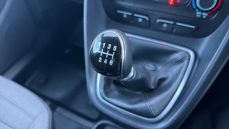 Ford Transit Connect 250 L2 Diesel 1.5 EcoBlue 100ps Limited Van